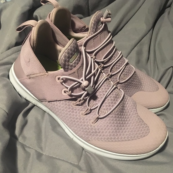 Nike Shoes - Nike Free Sneakers Woman Sz 10